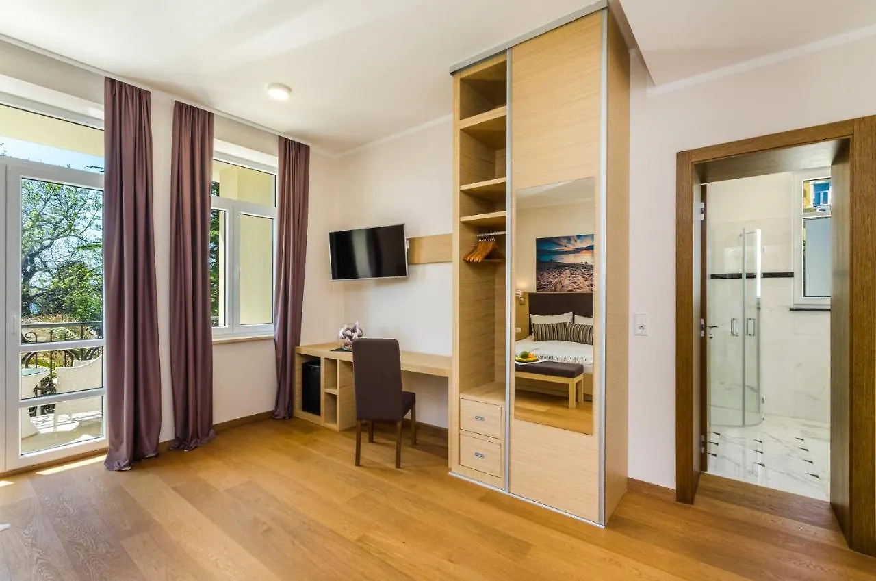Villa Emilia Crikvenica Guest house