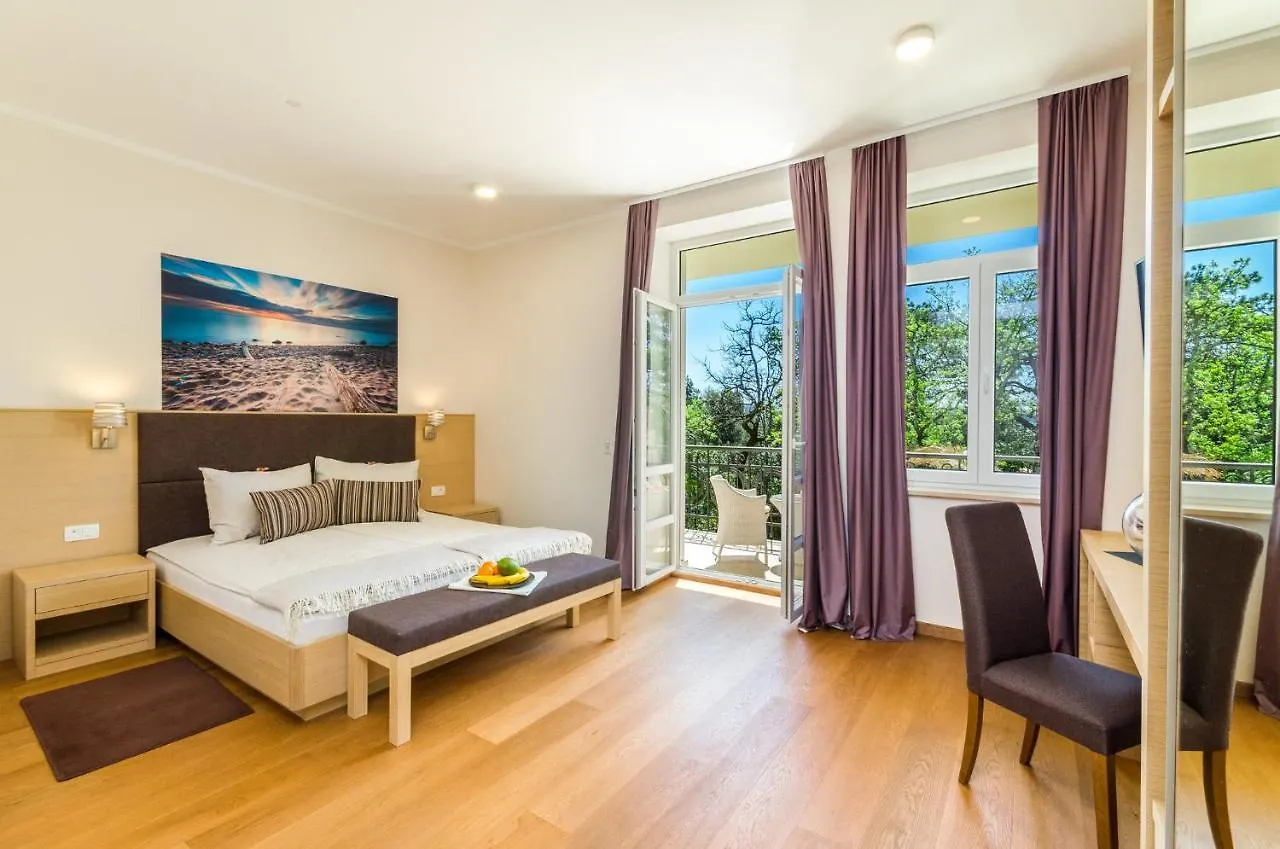 Villa Emilia Crikvenica 0*,  Croatia