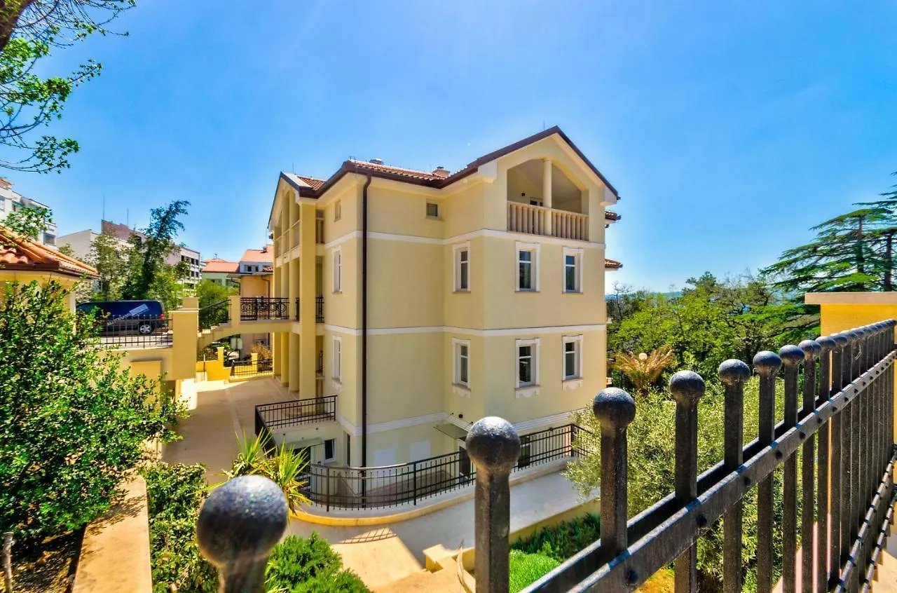 Villa Emilia Crikvenica 0*,